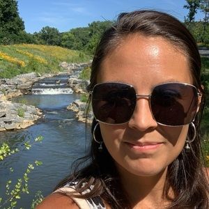 Meet your Posher, Jenna